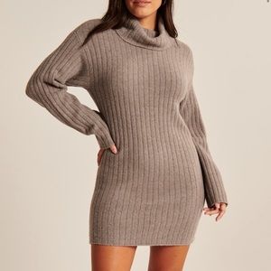*NWT❗️A&F Easy-Fitting Turtleneck Sweater Dress